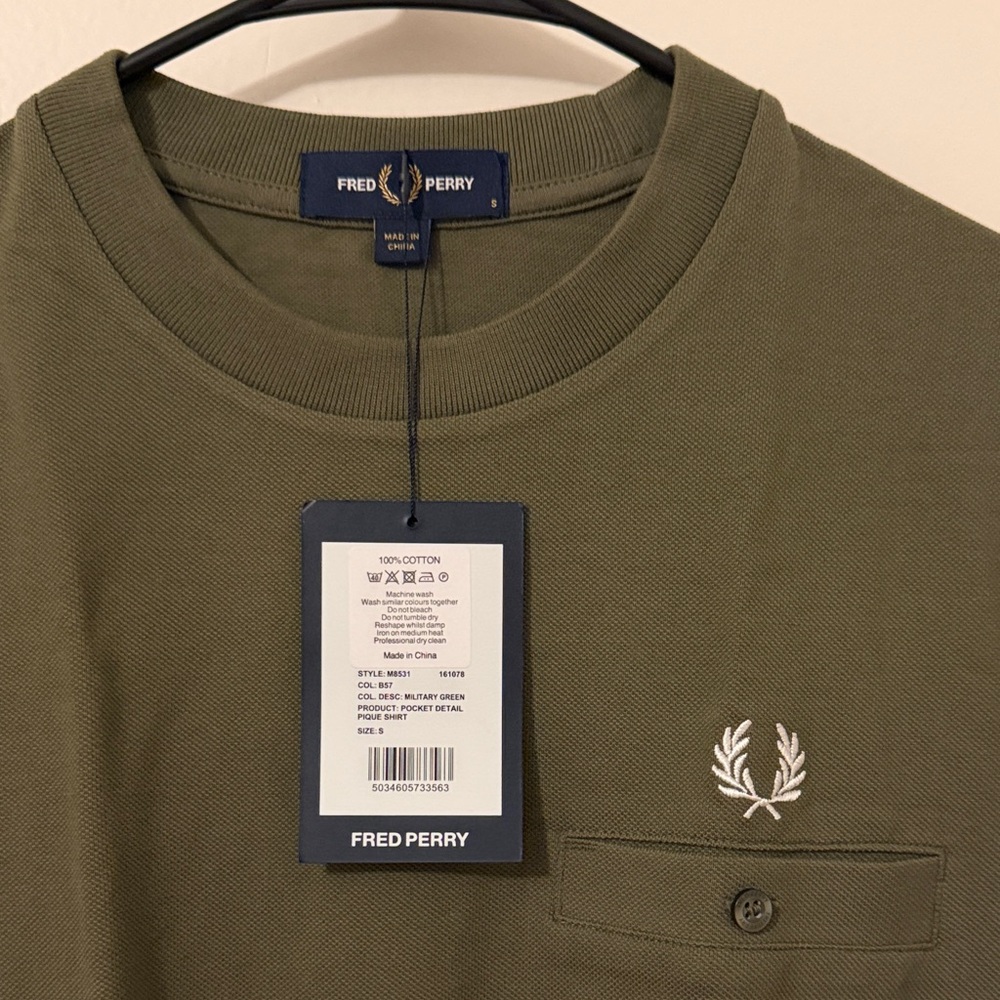 NWT Fred Perry Pocket Detail Piqué T-Shirt - Picture 3 of 4